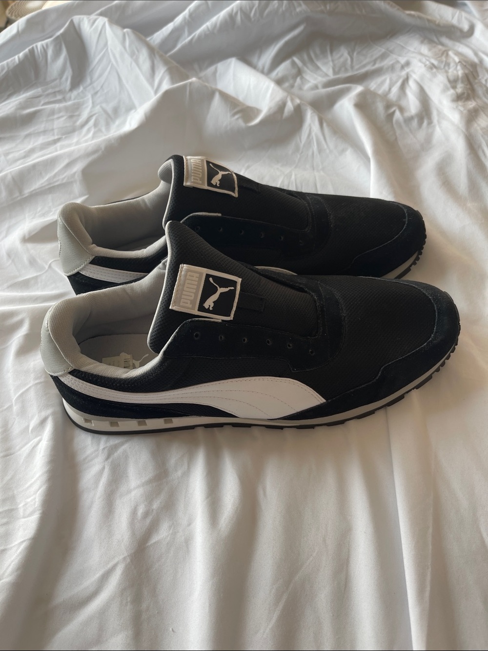 NWT Puma Men’s Black and White Classic Runner Sneakers 13M